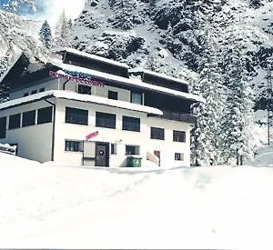 https://residence-regina-delle-dolomiti.hotelinveneto.com