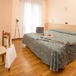 https://hotel-trevi.hotelinveneto.com
