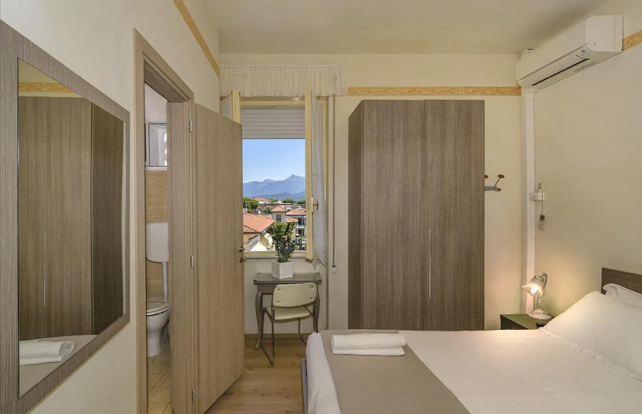 Hotel Lungomare Lido di Camaiore 3*,  Italy