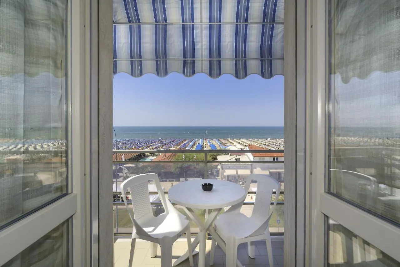 Hotel Lungomare Лидо-ди-Камайоре