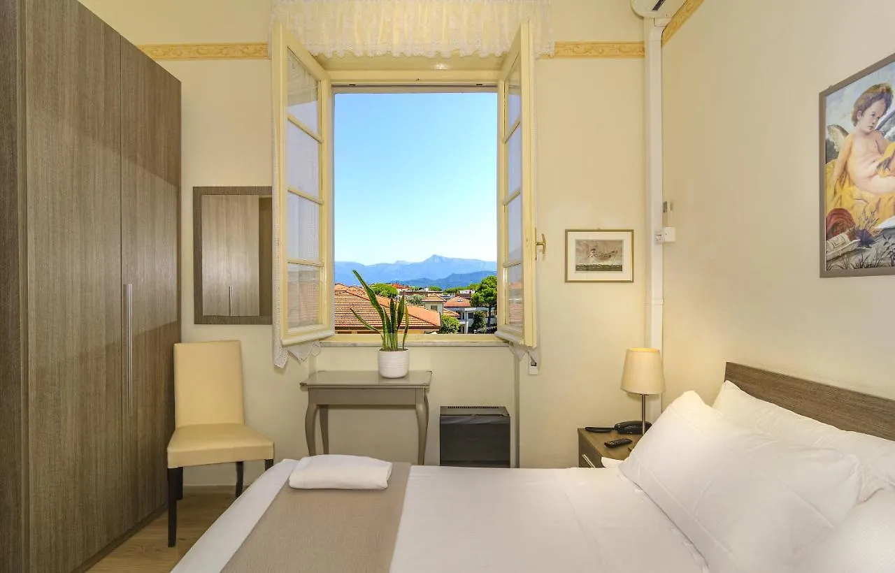 Hotel Lungomare Lido di Camaiore Italy
