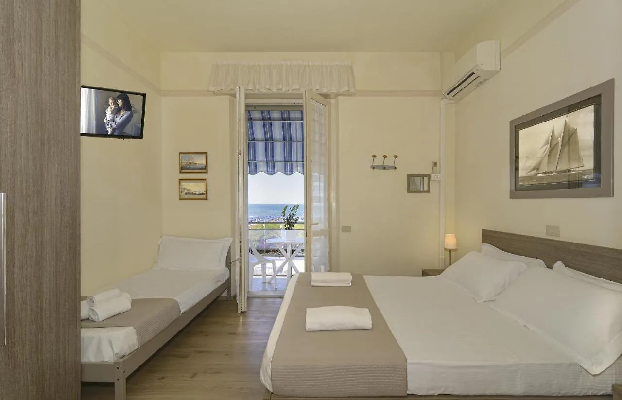 Hotel Lungomare Lido di Camaiore