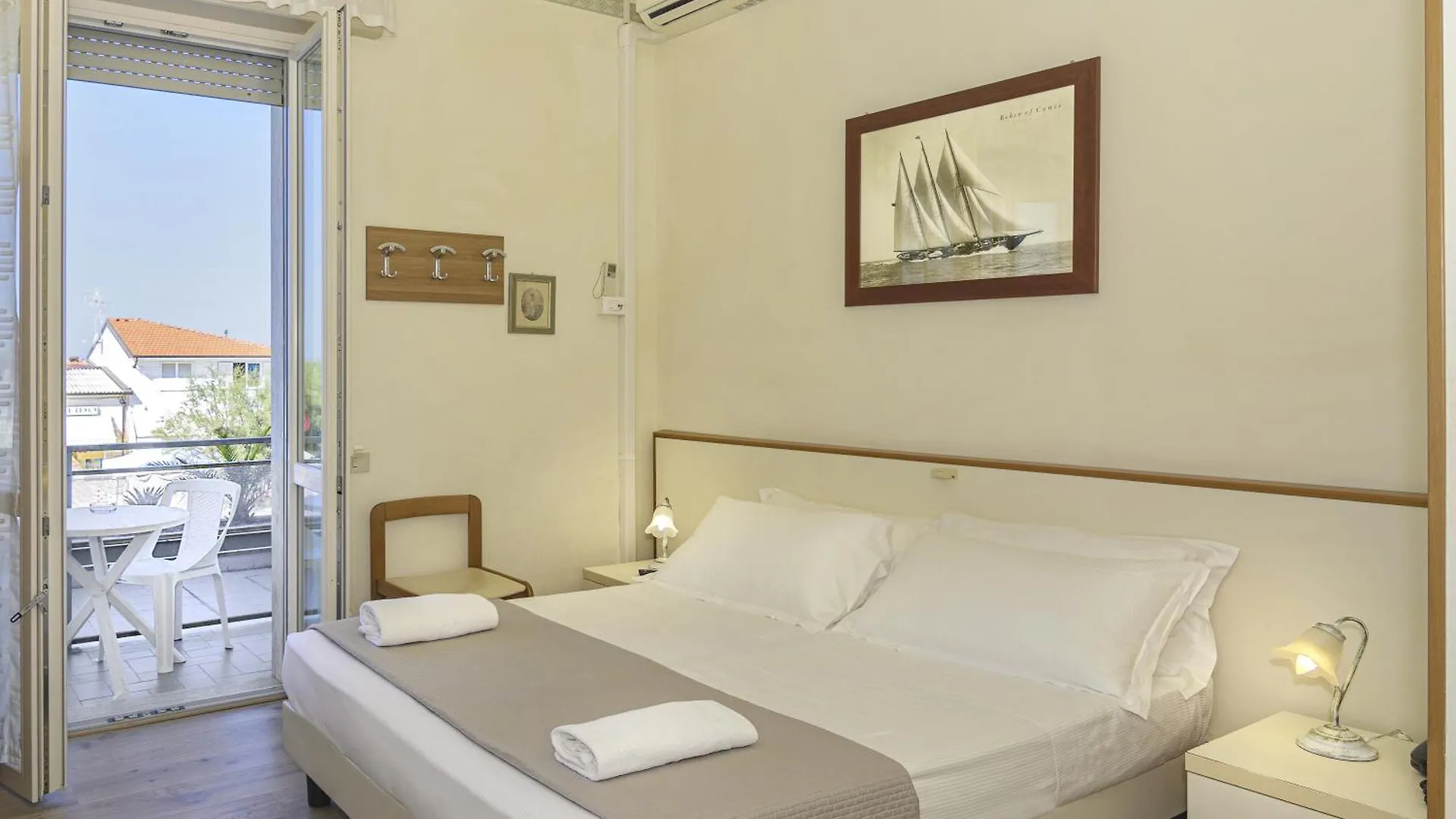 Hotel Lungomare Лидо-ди-Камайоре