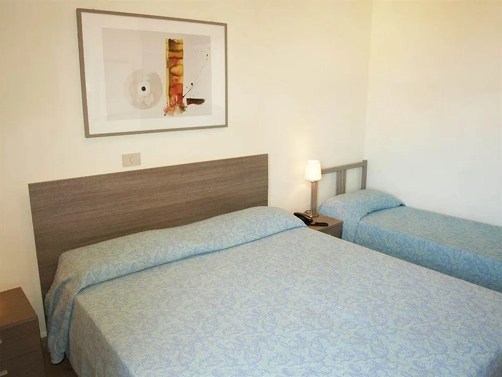 Hotel Lungomare Lido di Camaiore 3*,
