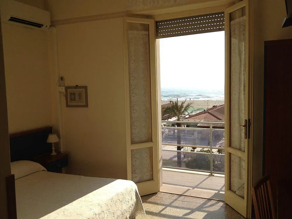 Hotel Lungomare Lido di Camaiore