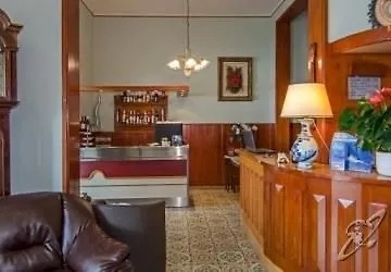 Hotel Lungomare Лидо-ди-Камайоре Италия